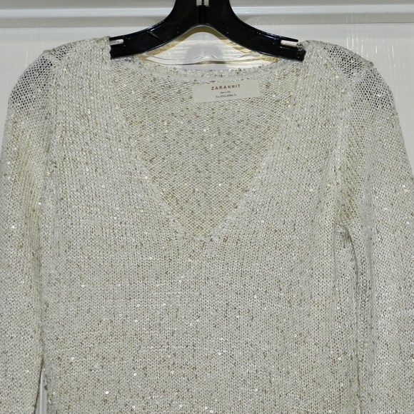 Zaraknit V Neck Sweater NWOT - Picture 2 of 7